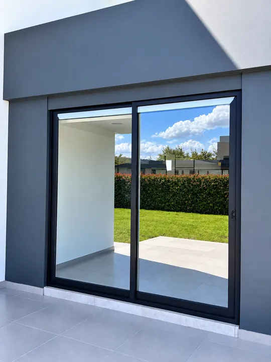 Casa contemporánea · negro y blanco, foto 2