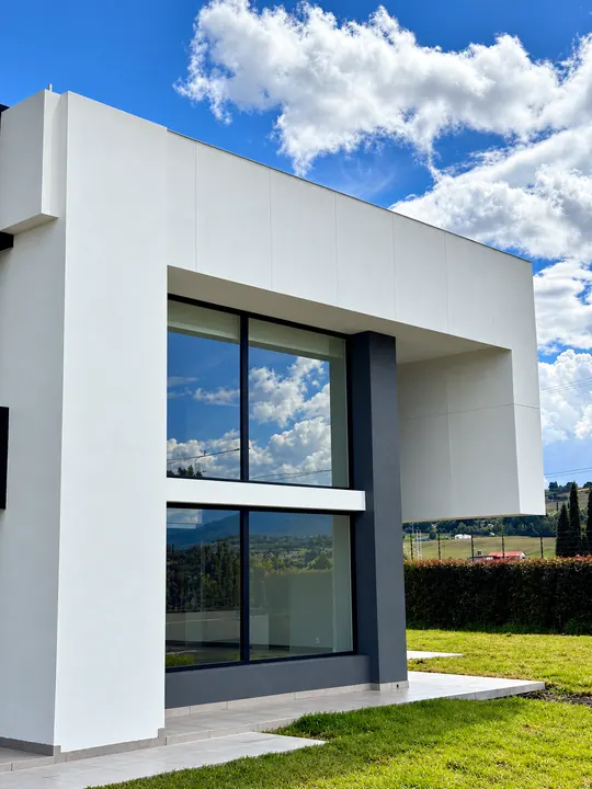 Casa contemporánea · negro y blanco, foto 3